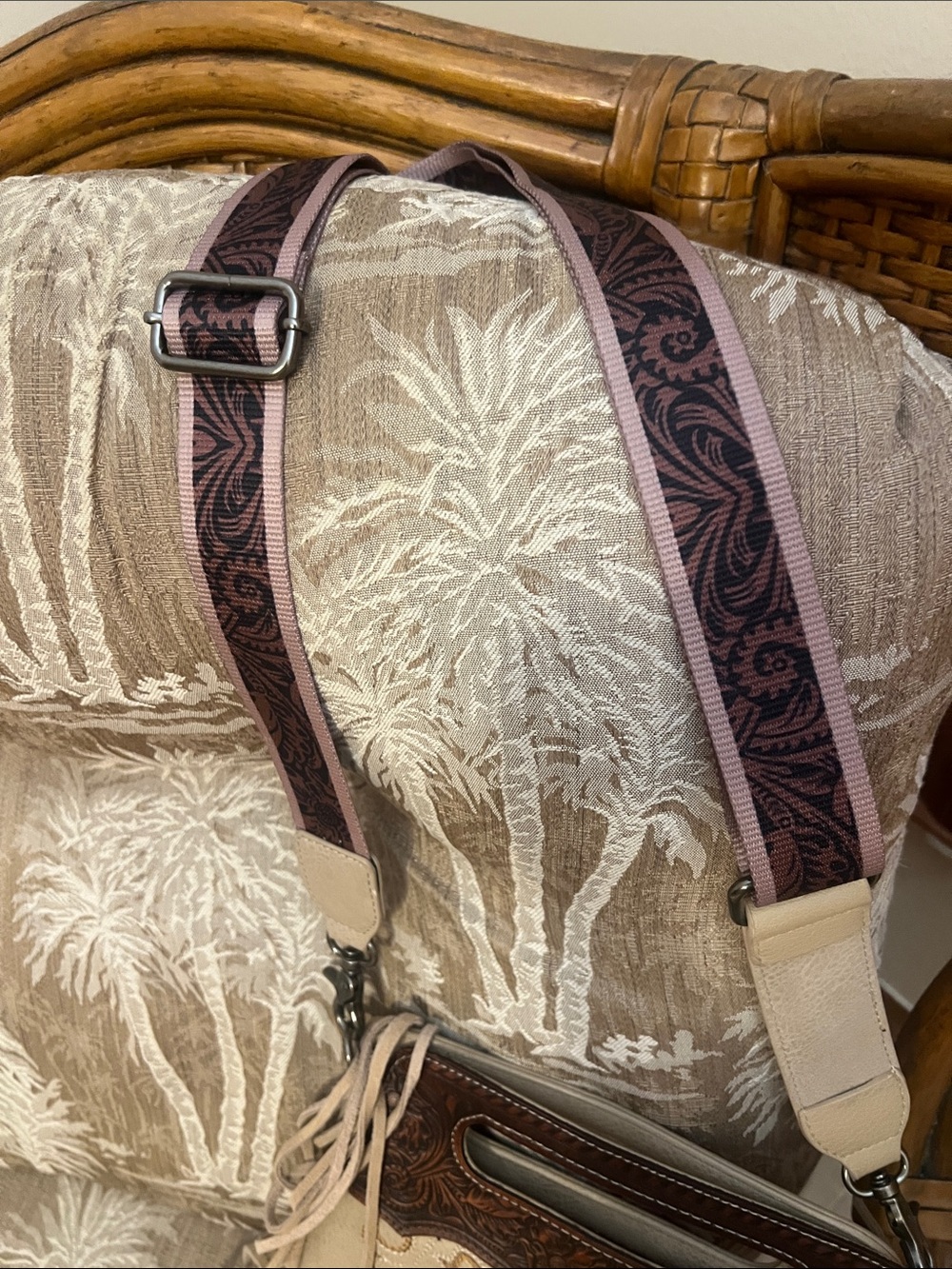 Wrangler Cream & Brown Tooled Fringe Crossbody Bag - Picture 3 of 6